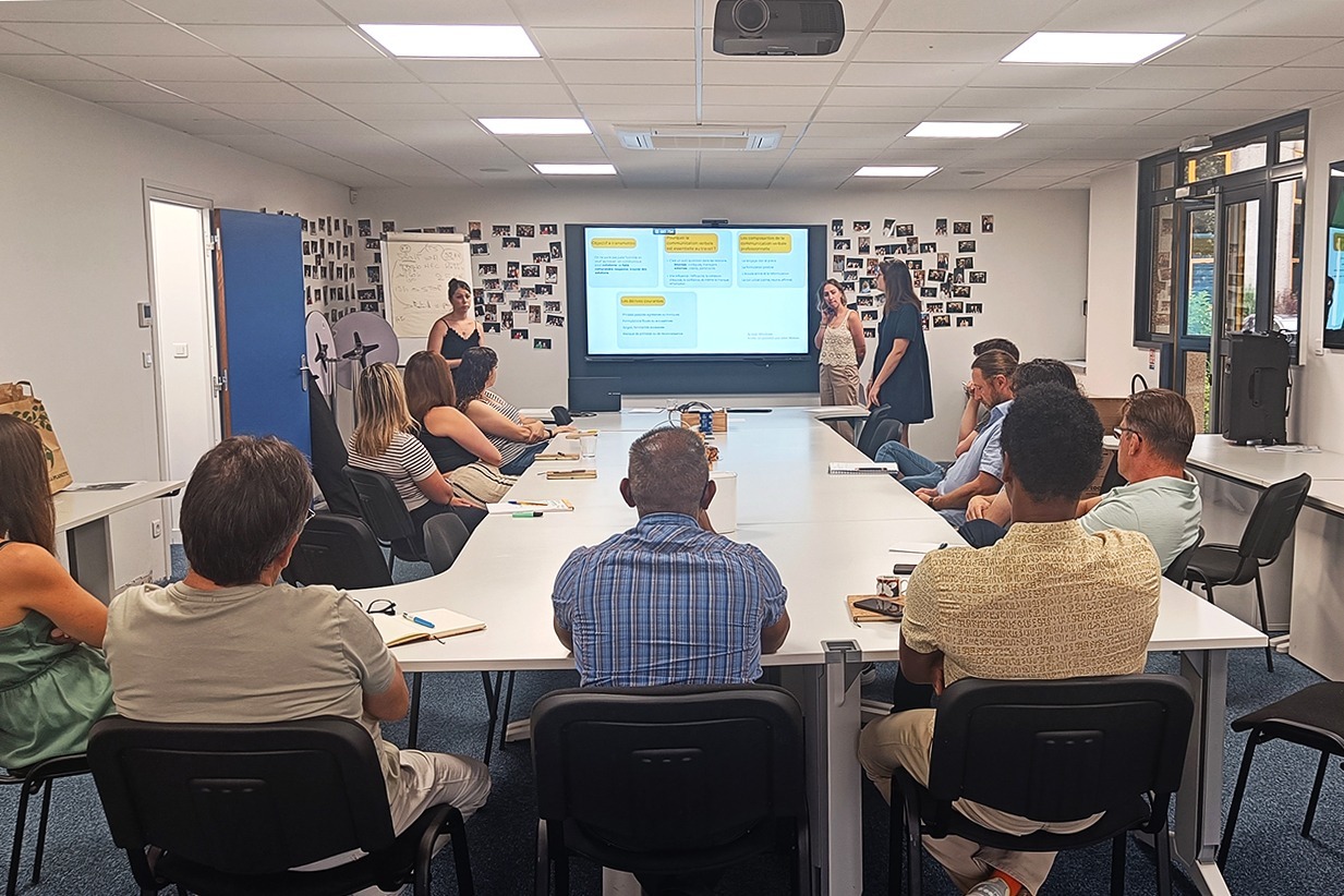 Formation continue au sein du Groupe H lors d'un "Atelier Groupe H"