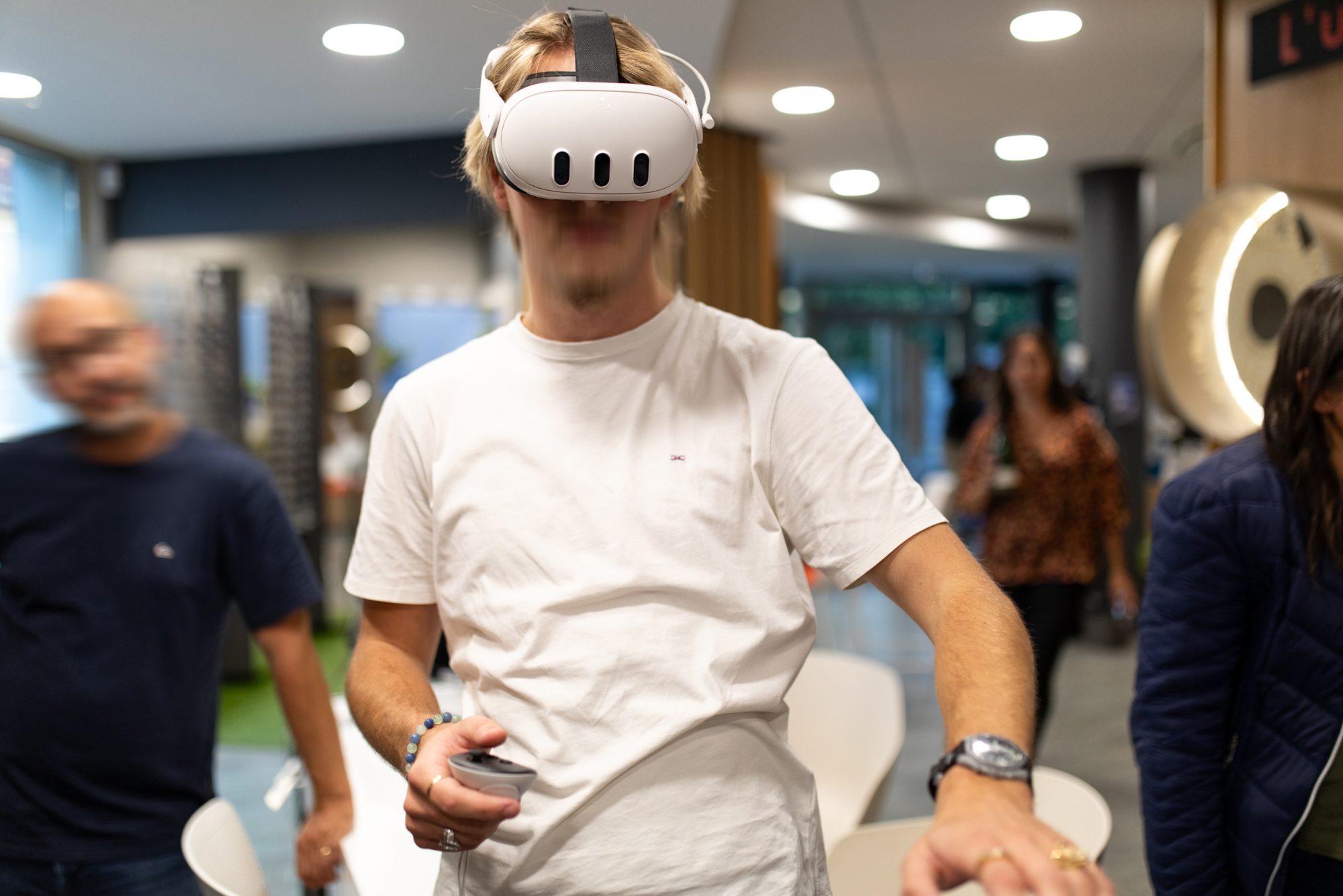 Découvrez comment H Agencement révolutionne votre projet professionnel grâce à l’agencement virtuel et son immersion totale.